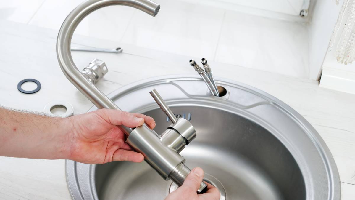 Kitchen-tap-installation